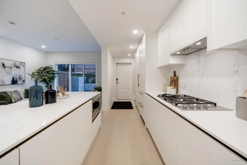 110 918 W 32RD AVENUE - photo 3 of 25