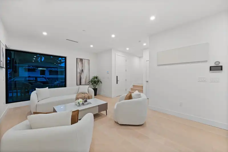 3670 FLEMING STREET - photo 2 of 40