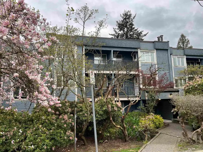 205 1122 KING ALBERT AVENUE - photo 1 of 12