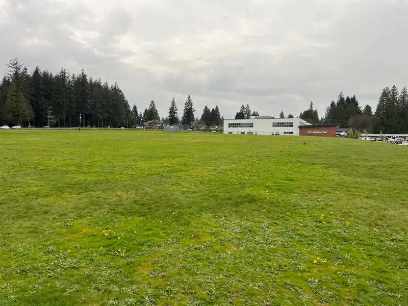 205 1122 KING ALBERT AVENUE - photo 4 of 12