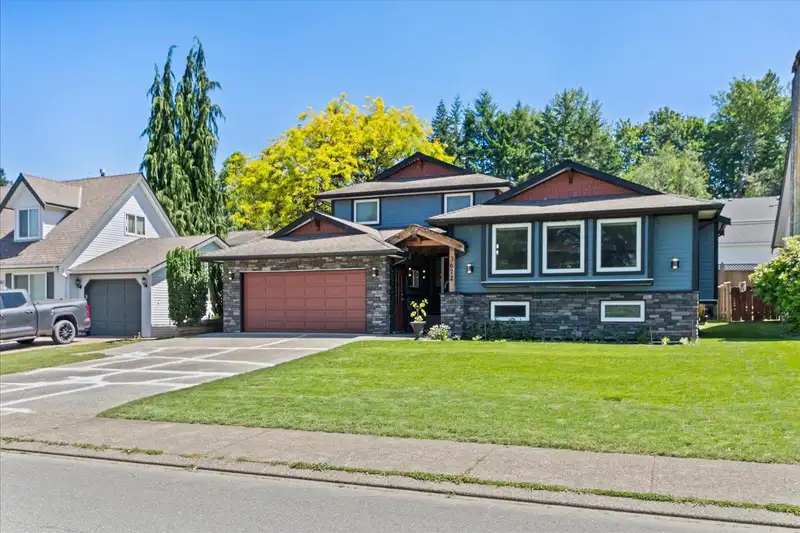 3672 BURNSIDE DRIVE - photo 4 of 40