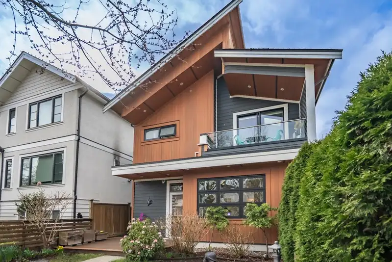 1240 E 27TH AVENUE - photo 2 of 32