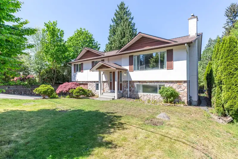 14769 110 AVENUE - photo 2 of 30