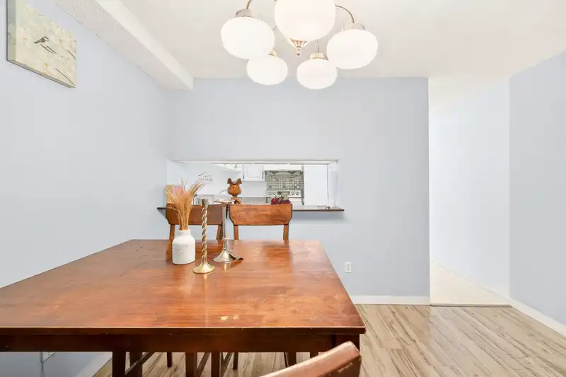 102 8460 ACKROYD ROAD - photo 4 of 16