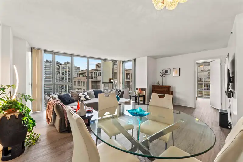 2102 930 CAMBIE STREET - photo 2 of 26