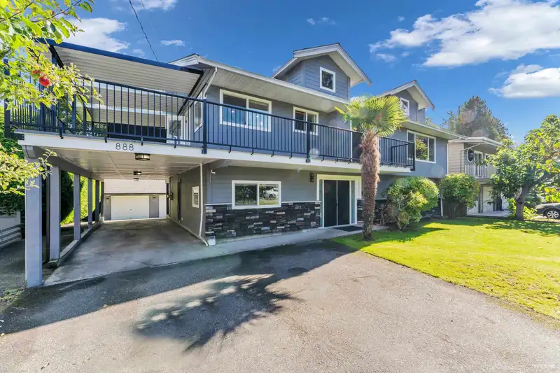 888 51A STREET - photo 2 of 34