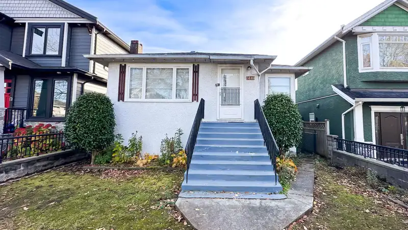 3140 E 52ND AVENUE - photo 2 of 26
