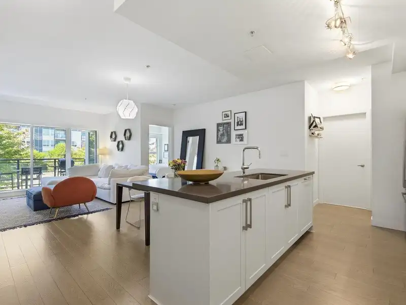 210 10177 RIVER DRIVE - photo 4 of 28