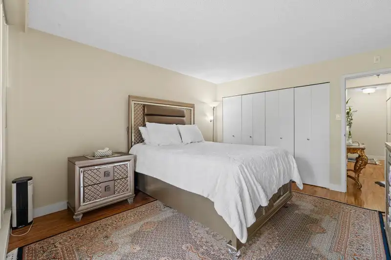 401 9521 CARDSTON COURT - photo 4 of 19