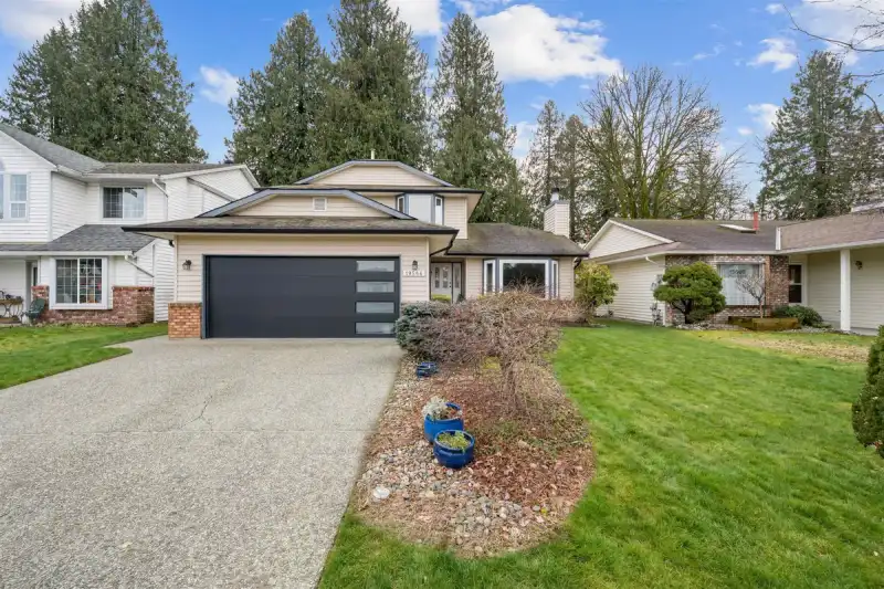 19566 PARK ROAD - photo 1 of 39