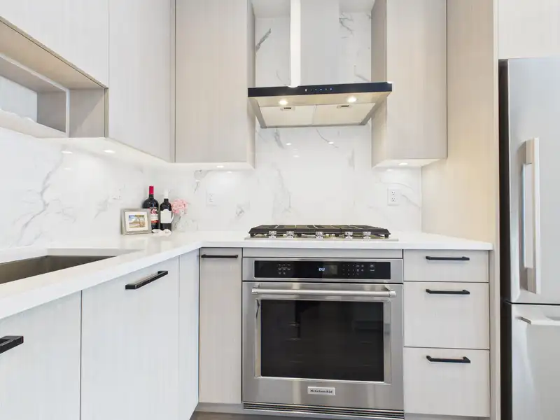 2306 555 SYDNEY AVENUE - photo 4 of 34