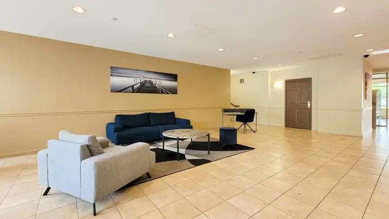 1701 1199 EASTWOOD STREET - photo 4 of 31