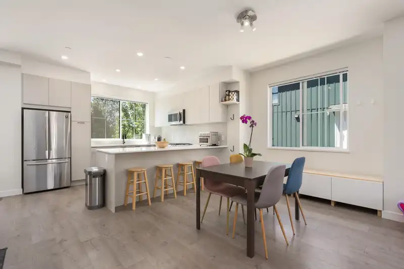82 488 FURNESS STREET - photo 1 of 30