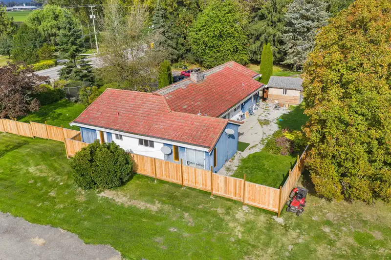 13540 NEAVES ROAD - photo 4 of 40