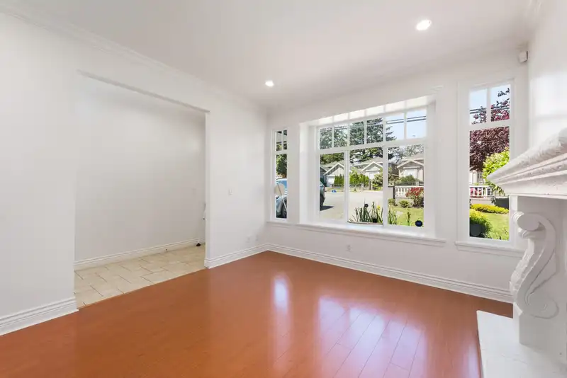 6014 RUMBLE STREET - photo 4 of 24