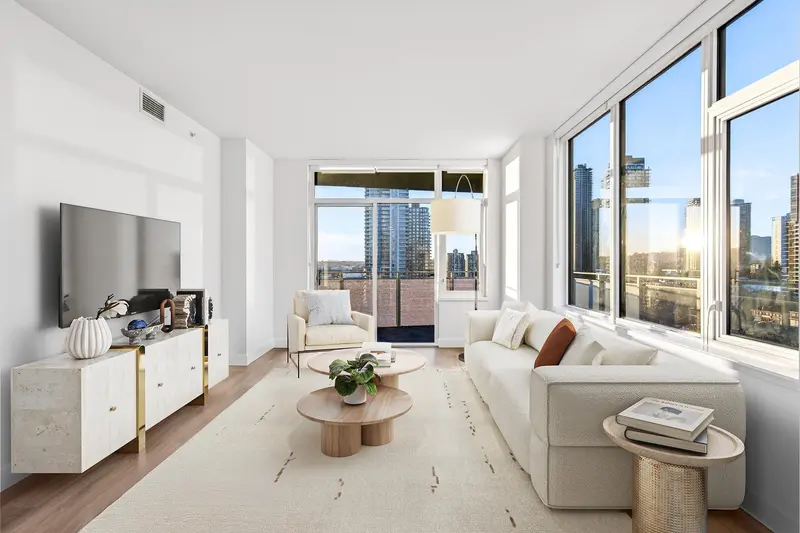 1107 4433 ALASKA STREET - photo 3 of 25