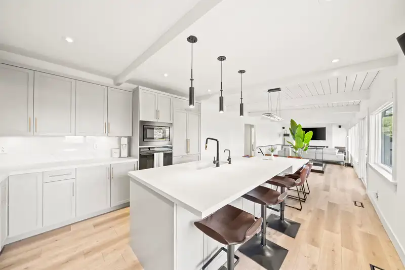 501 55A STREET - photo 2 of 40