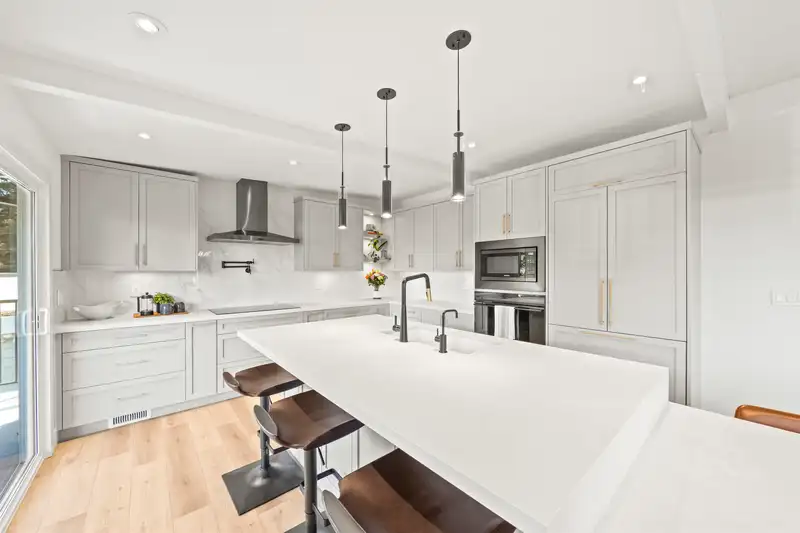 501 55A STREET - photo 4 of 40