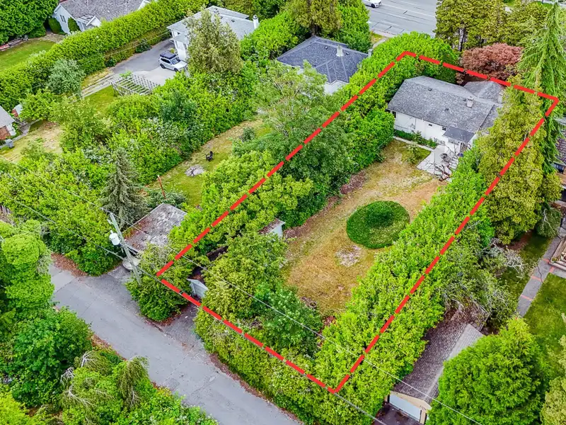 6689 GRANVILLE STREET - photo 2 of 4