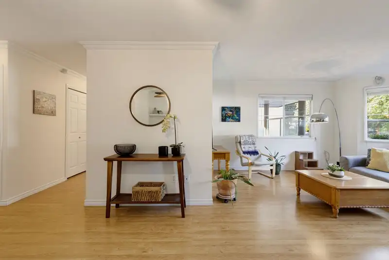 103 1644 MCGUIRE AVENUE - photo 3 of 17