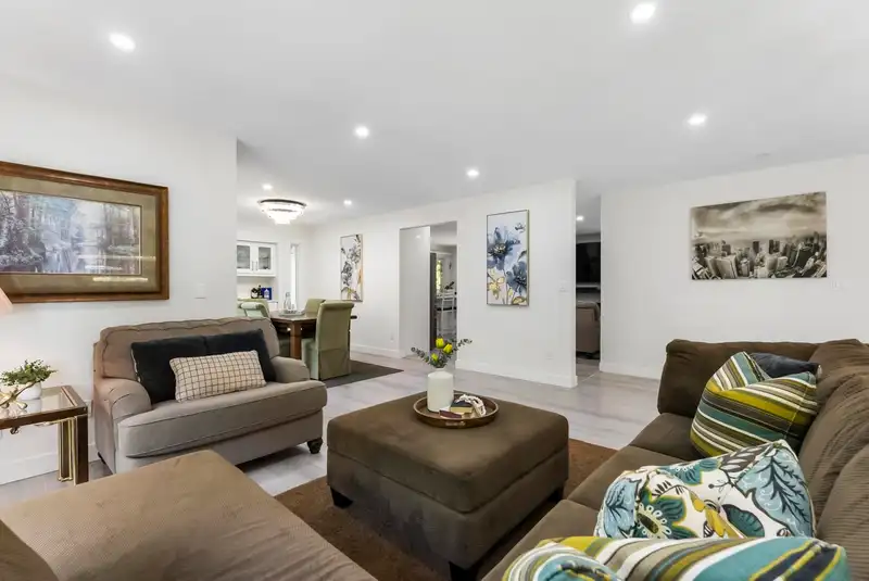 8034 166 STREET - photo 4 of 40