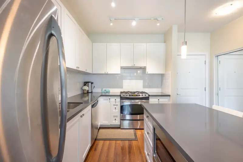 305 15850 26 AVENUE AVENUE - photo 1 of 12