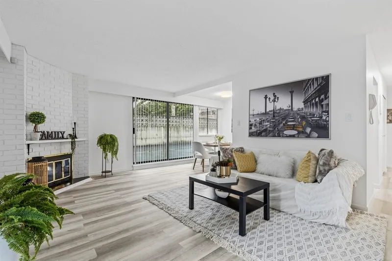 104 425 ASH STREET - photo 1 of 20