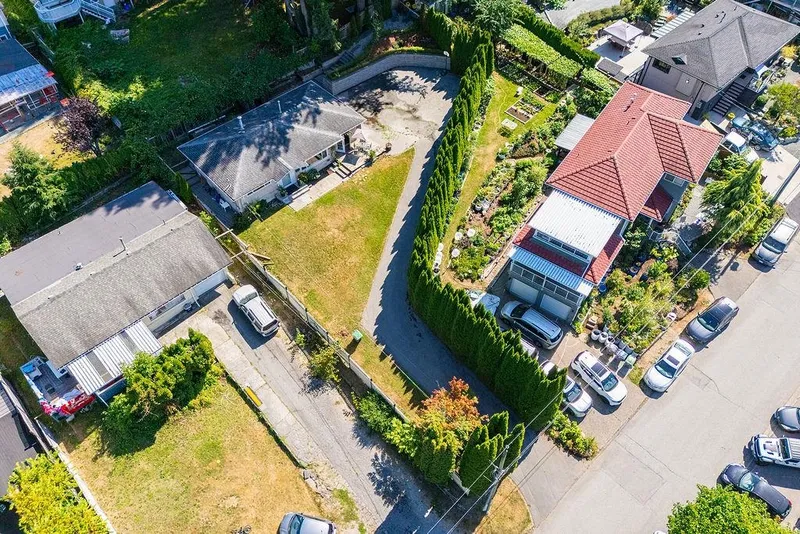 11458 139 STREET - photo 3 of 25