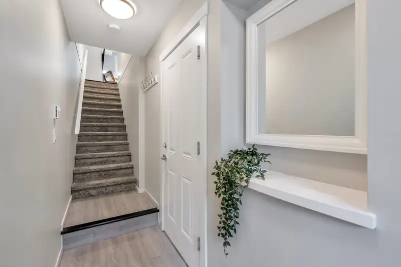 2 18983 72A AVENUE - photo 4 of 40