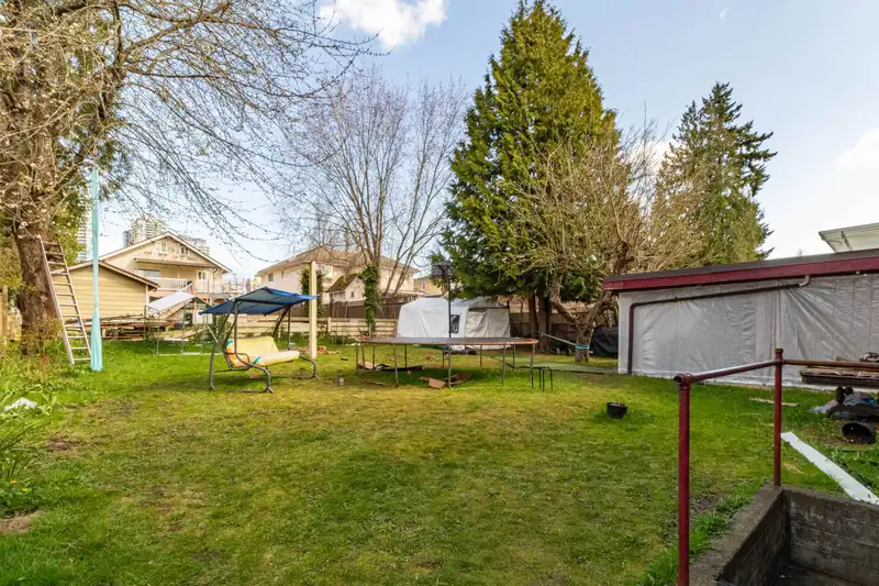 4939 SIDLEY STREET - photo 4 of 7