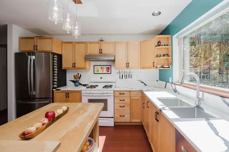 15 1131 EMERY ROAD - photo 4 of 40