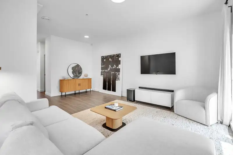 11 1818 HARBOUR STREET - photo 1 of 35