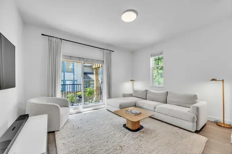 11 1818 HARBOUR STREET - photo 2 of 35