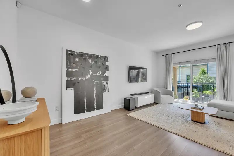 11 1818 HARBOUR STREET - photo 3 of 35