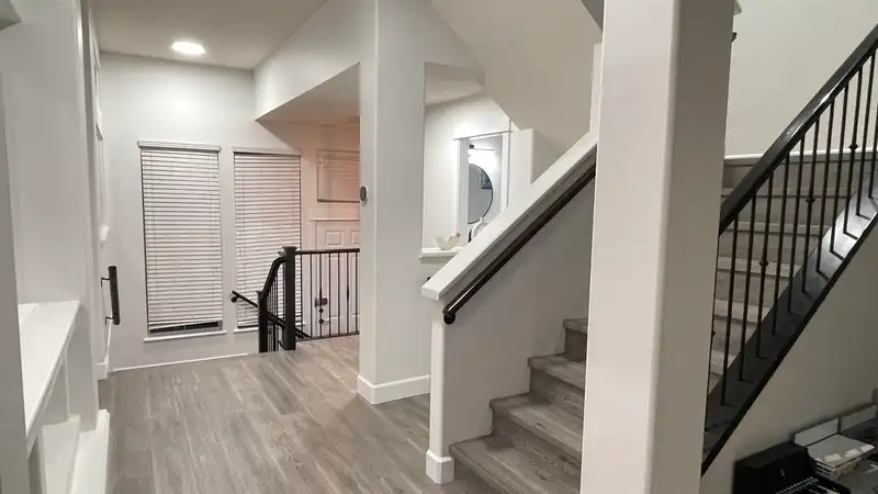 20193 68A AVENUE - photo 4 of 17