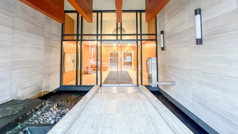 1801 2411 HEATHER STREET - photo 3 of 25