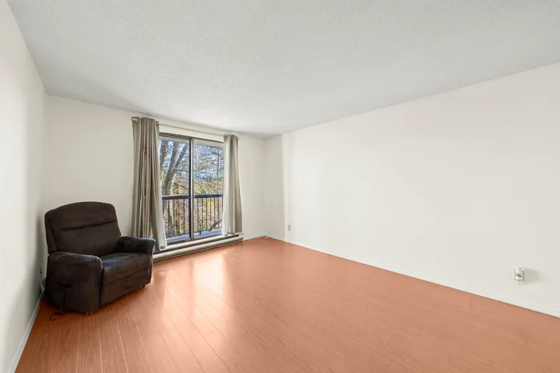 312 8391 BENNETT ROAD - photo 2 of 23