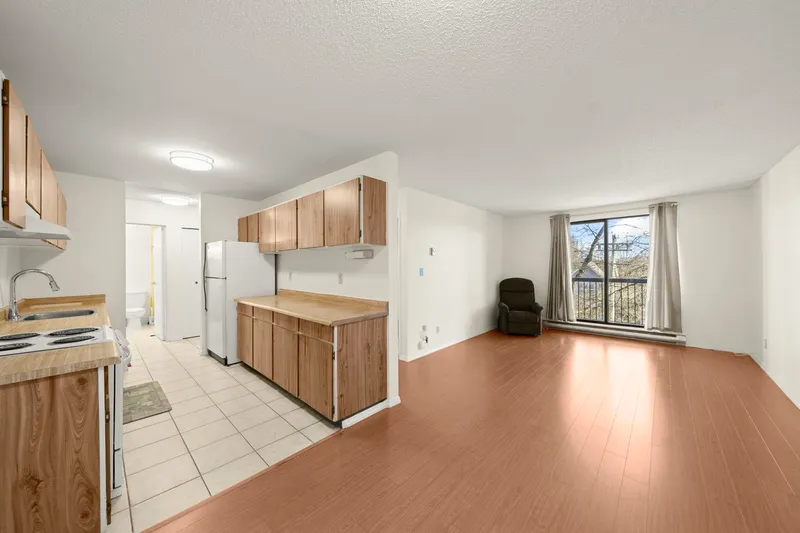 312 8391 BENNETT ROAD - photo 4 of 23