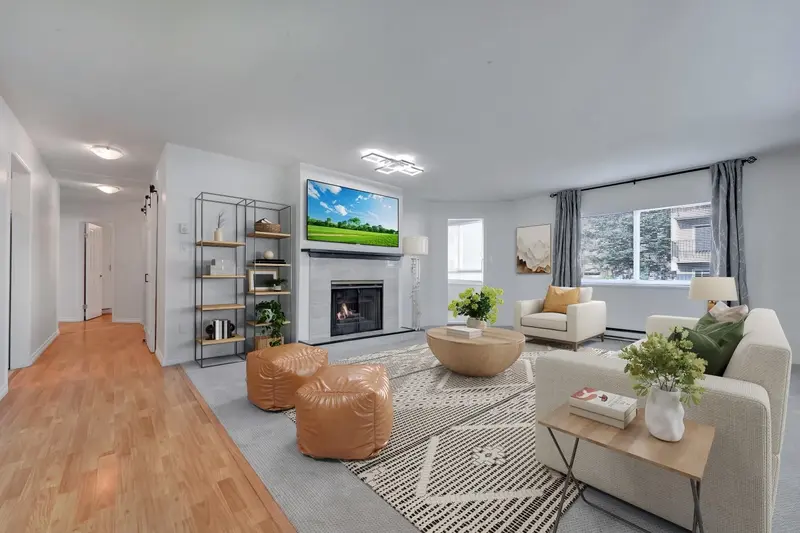 103 22241 SELKIRK AVENUE - photo 1 of 25