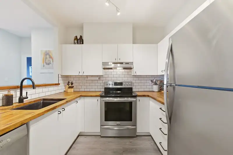 209 580 TWELFTH STREET - photo 2 of 38