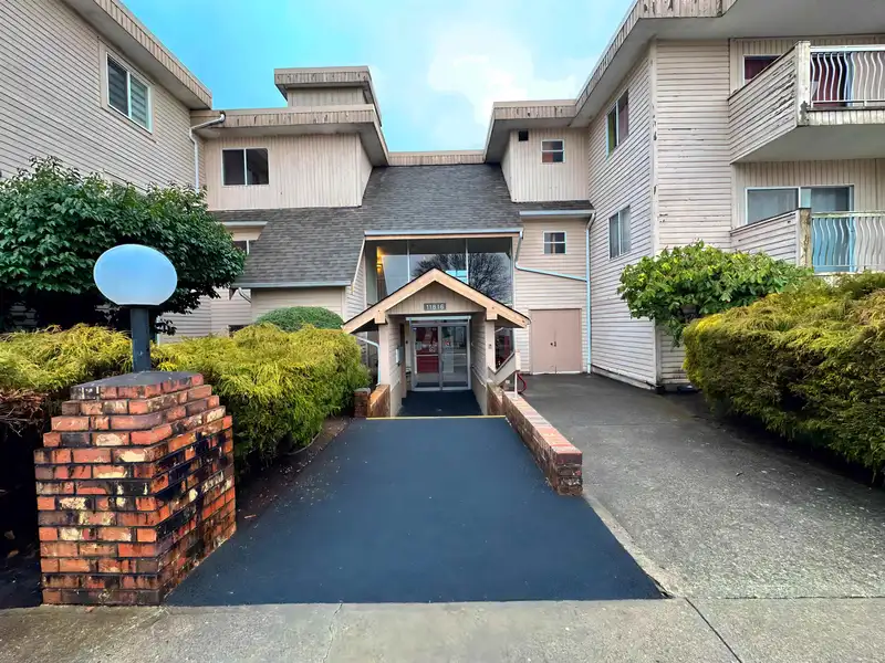 103 11816 88 AVENUE - photo 2 of 16