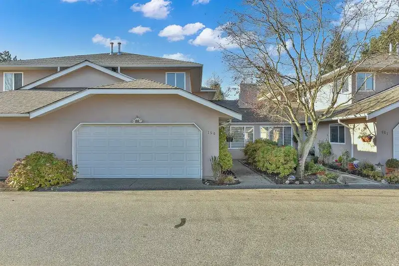 150 15501 89A AVENUE - photo 1 of 40