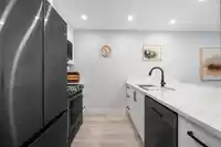217 7377 SALISBURY AVENUE - thumbnail 3