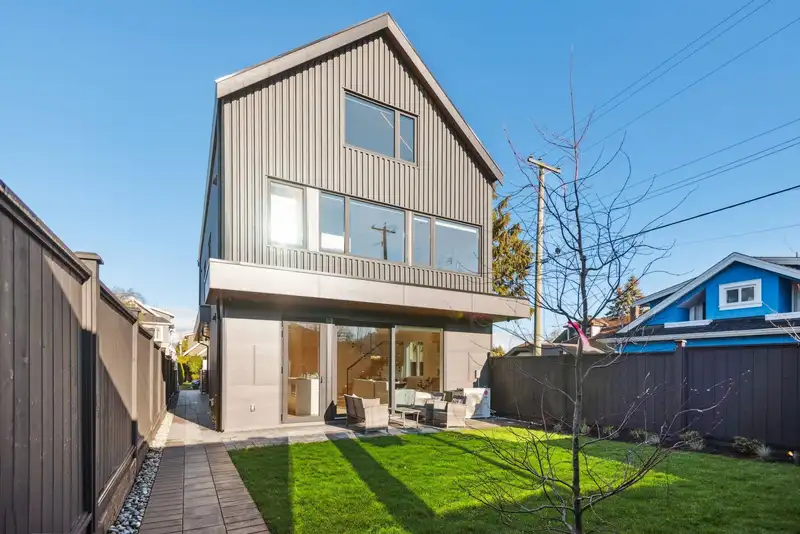 2 3620 W 20TH AVENUE - photo 1 of 35