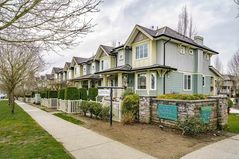 17 6575 192 STREET - photo 1 of 35