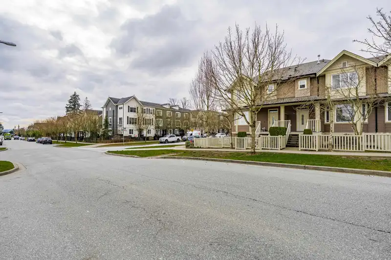 17 6575 192 STREET - photo 3 of 35