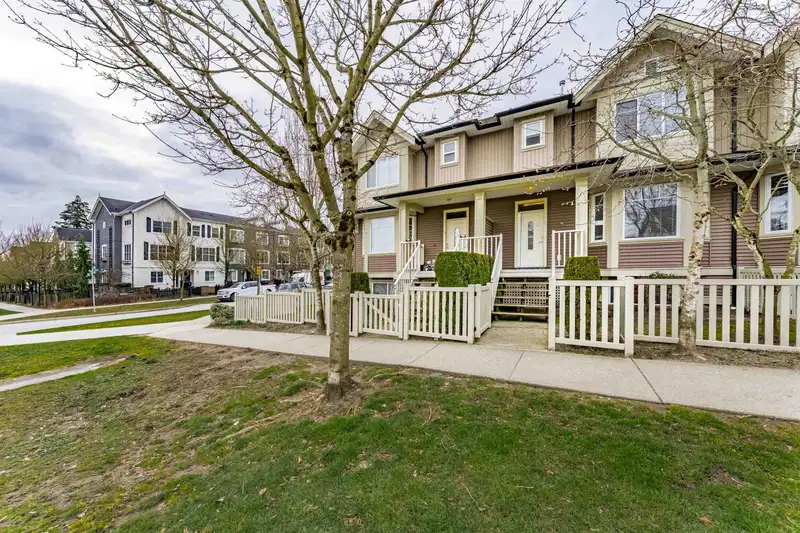 17 6575 192 STREET - photo 4 of 35