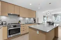 422 9213 ODLIN ROAD - thumbnail 12