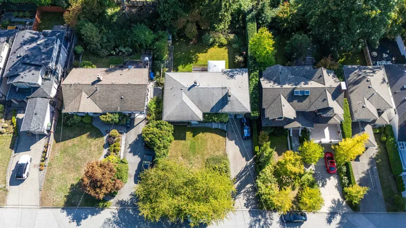 869 CLEMENTS AVENUE - photo 3 of 21