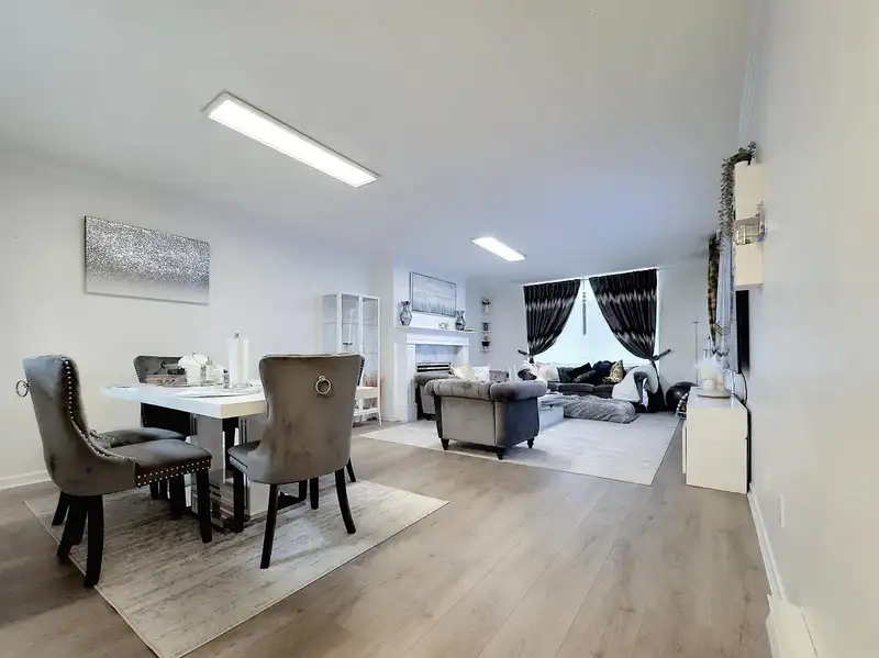 312 9765 140 STREET - photo 1 of 19